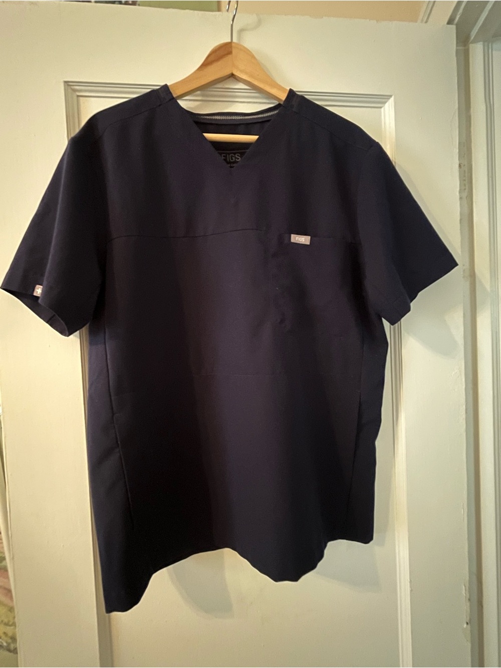 Figs Men’s Navy Short-Sleeve V-Neck Scrub Top